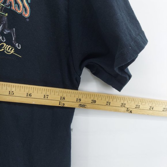 gildan graphic tee shirt size medium - Picture 4 of 7